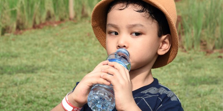 Pentingnya Air Minum untuk Mempertahankan Energi Anak